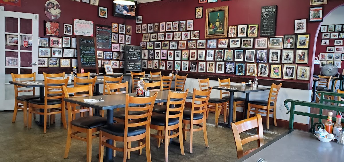 Rey's Little Kitchen